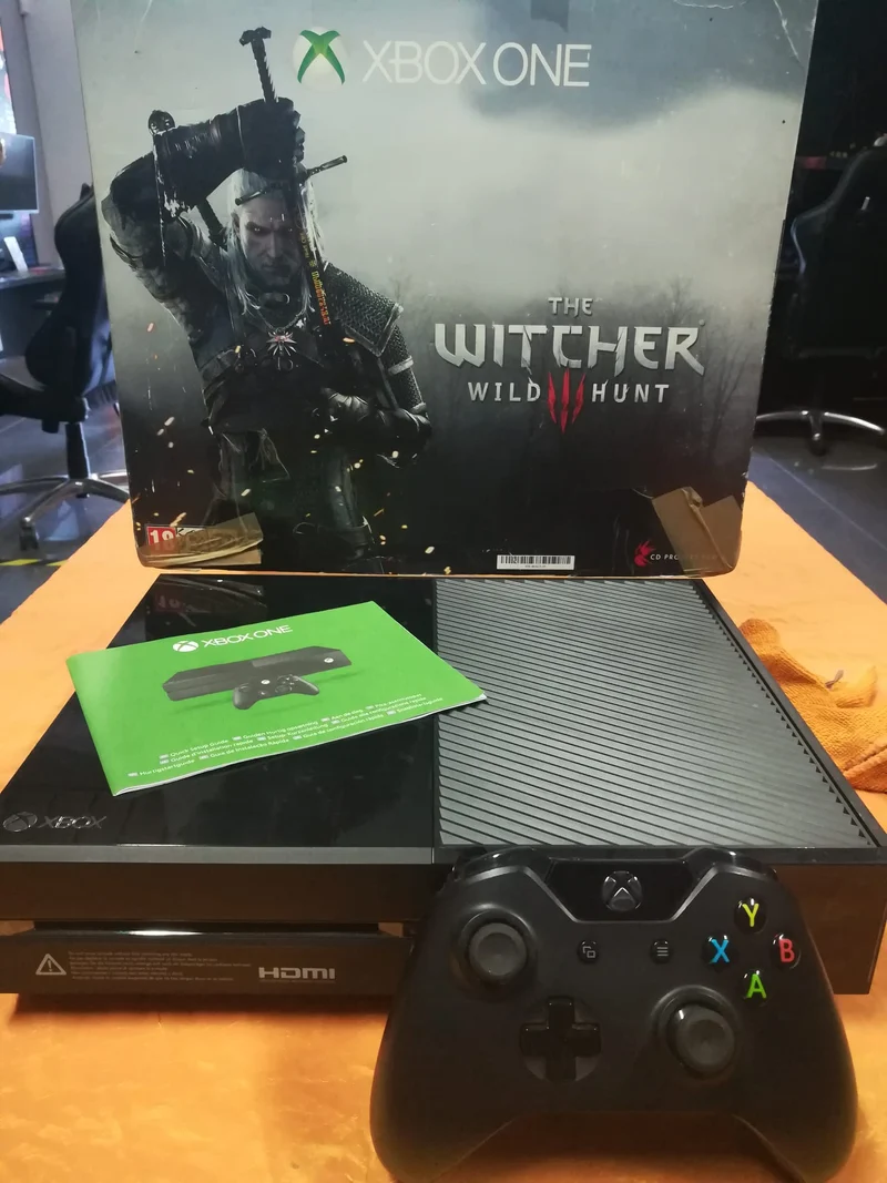 CONSOLE XBOX ONE (usato garantito)(completa di tutto)