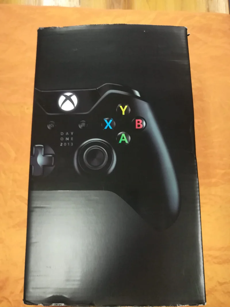 CONSOLE XBOX ONE-DAY ONE 2013- (versione italiana)(usato garantito)(completa di tutto)