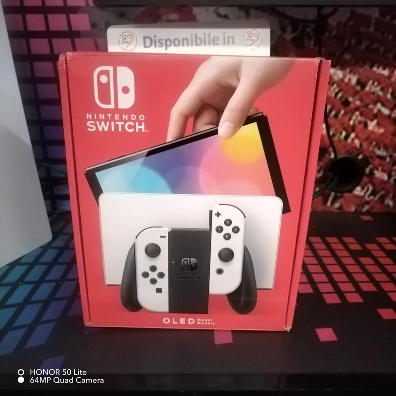 Nintendo Switch Console 64GB - OLED Joy-Con Bianco (usato garantito)