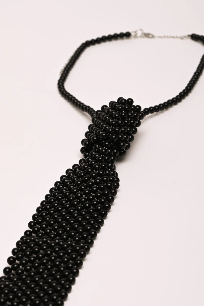 Collana a cravatta con perline