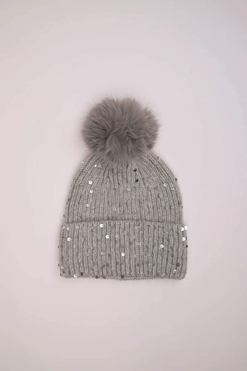 Berretto con paillettes e pompon