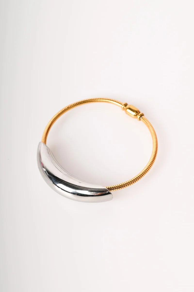 Bracciale rigido in maglia metallica