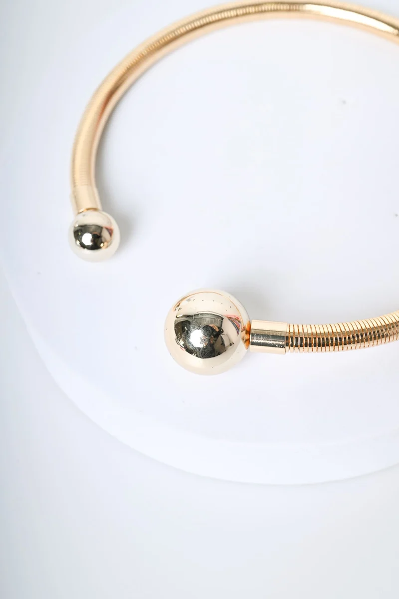 Collana rigida con sfere