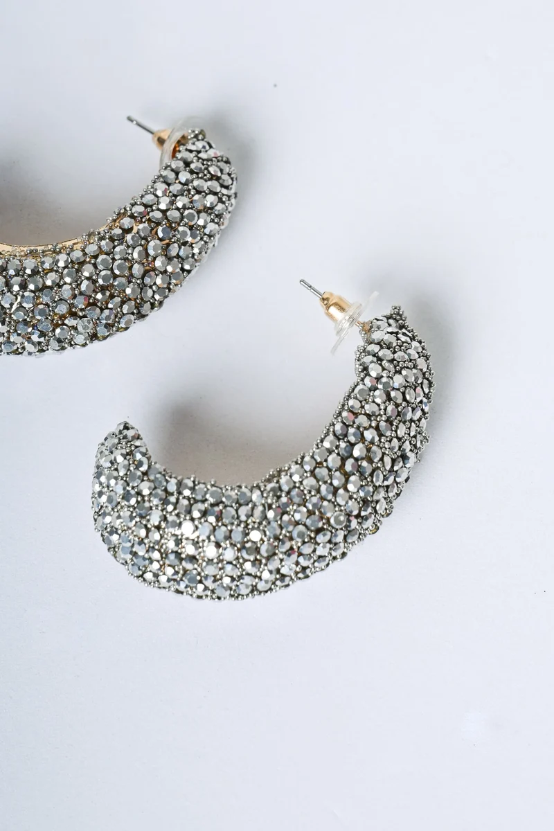 Orecchini con decorazione strass