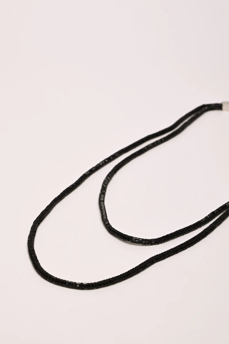 Collana lunga a doppio filo