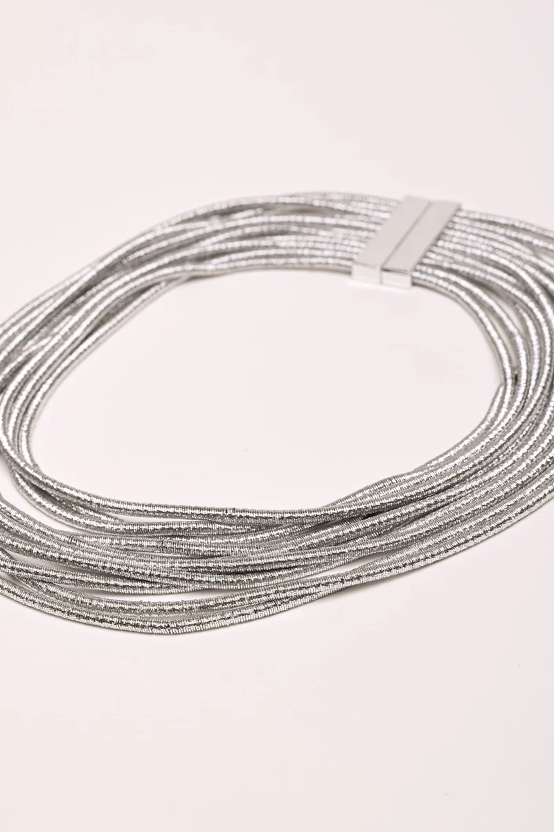 Collana multifili laminati