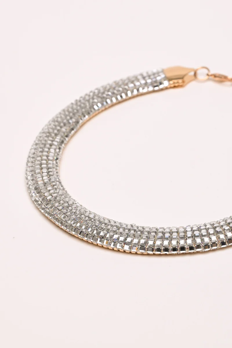 Collana rigida con strass