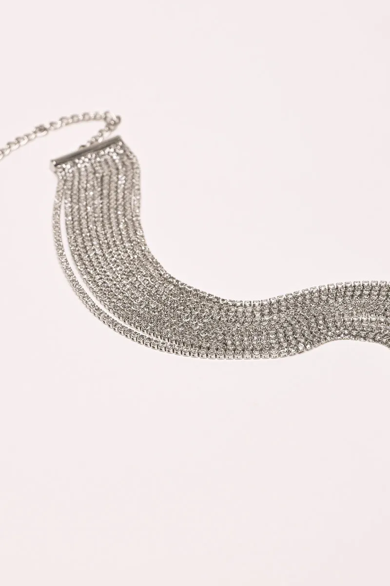 Choker a fili multipli con strass
