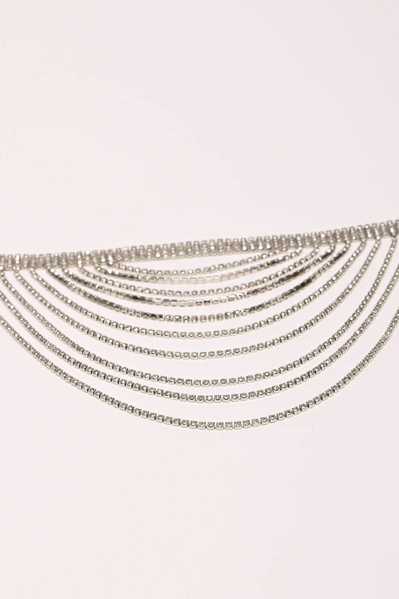 Choker con fili in strass