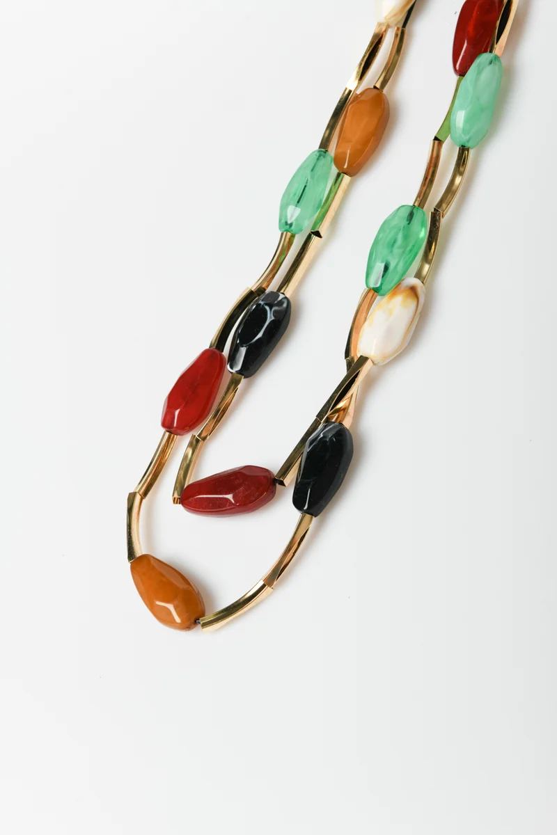 Collana lunga con pietre