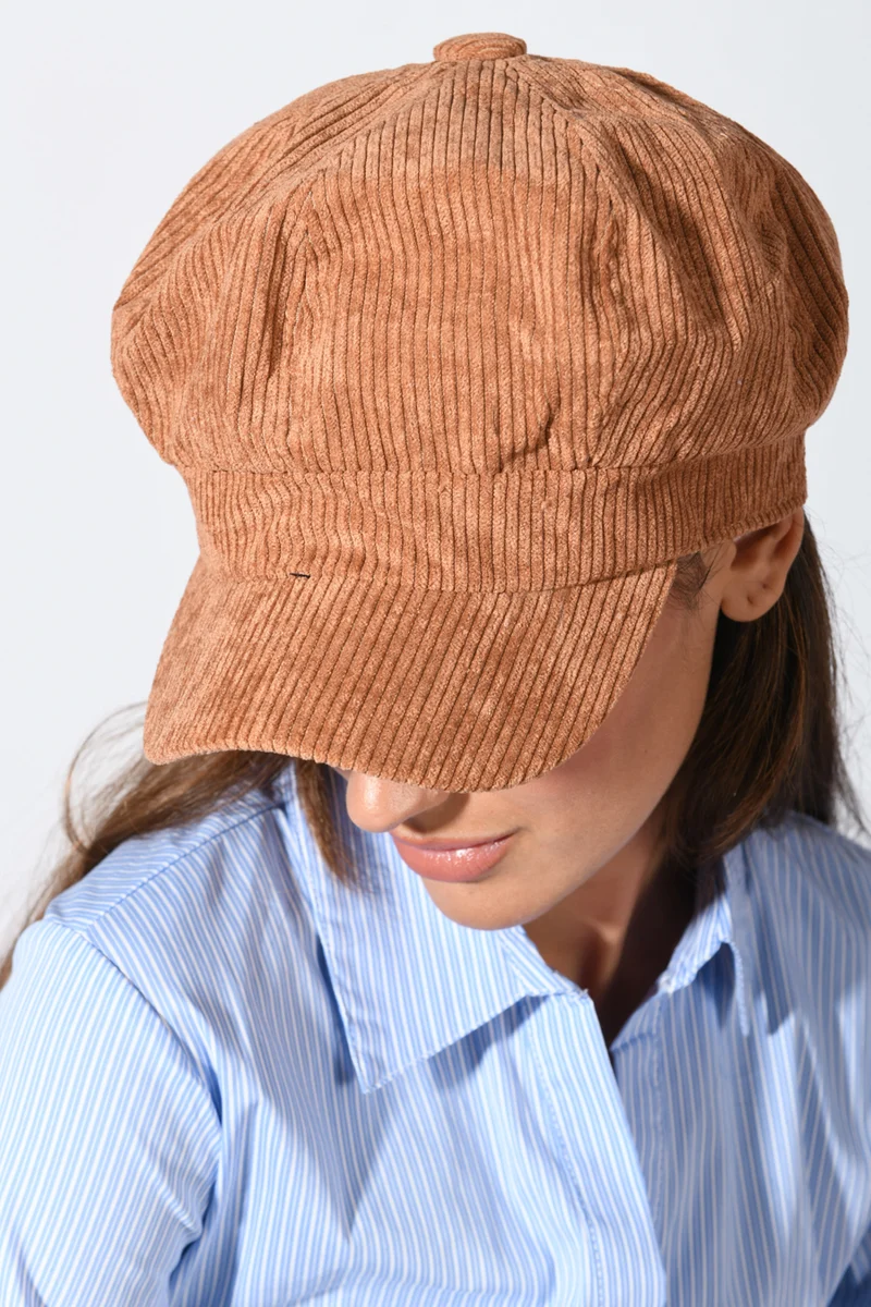 Cappello in velluto a coste