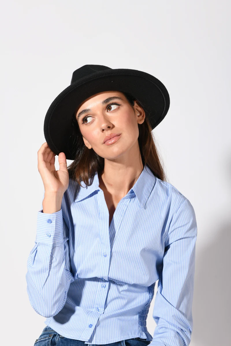 Cappello con cinturino in gros-grain