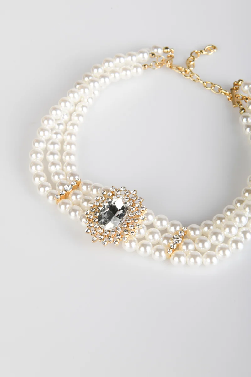 Collana con perle e cristalli