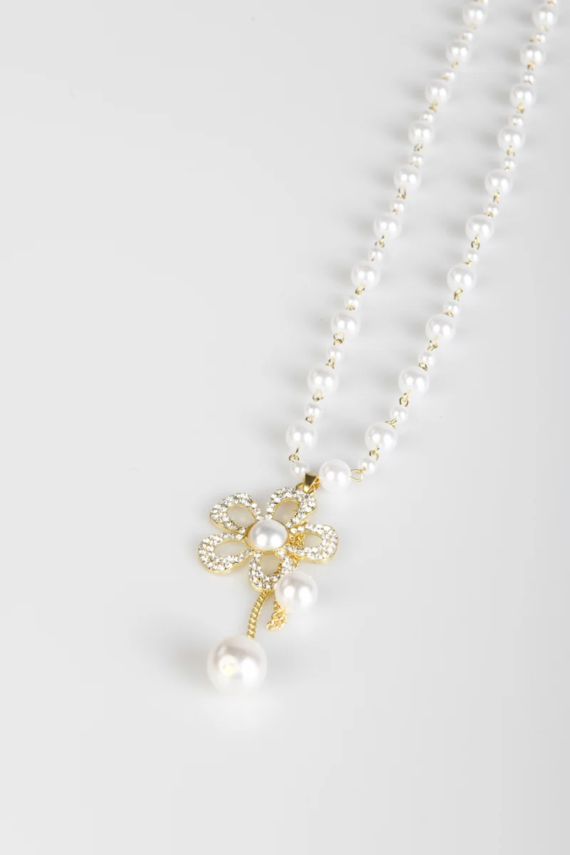 Collana con pendente a fiore