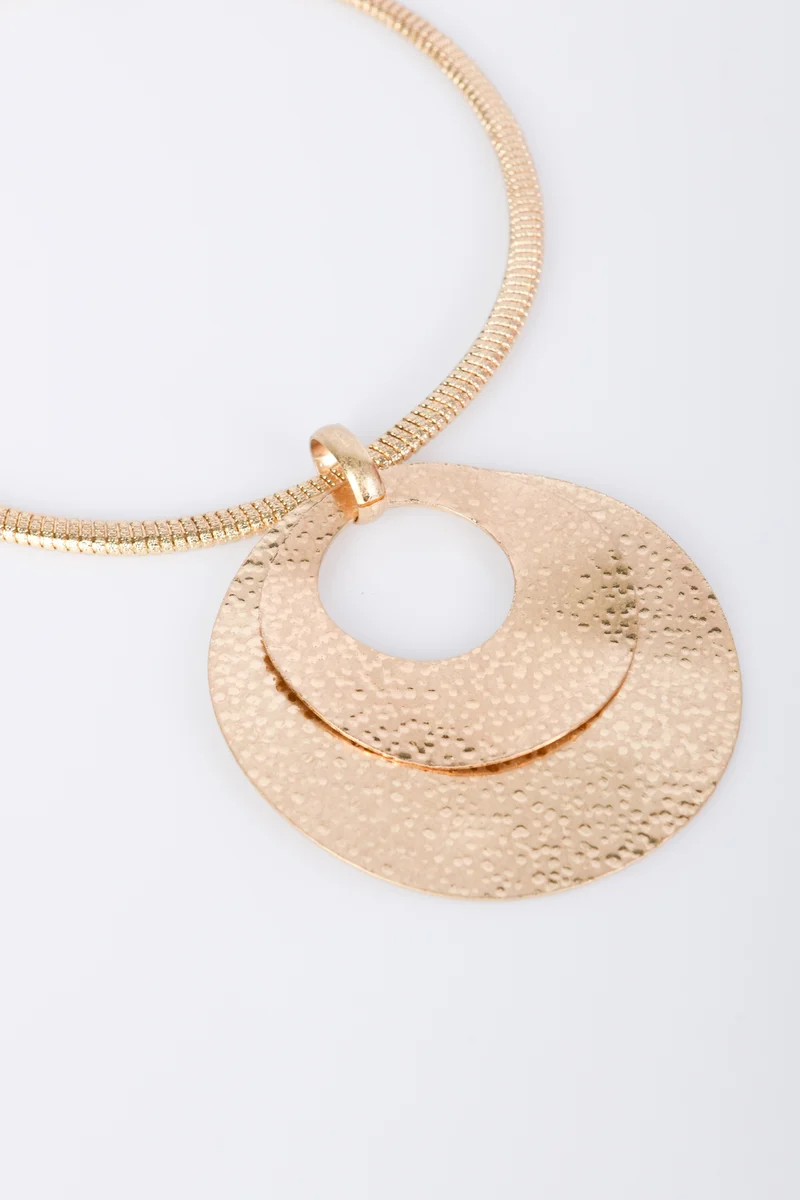Collana rigida con pendente a cerchio