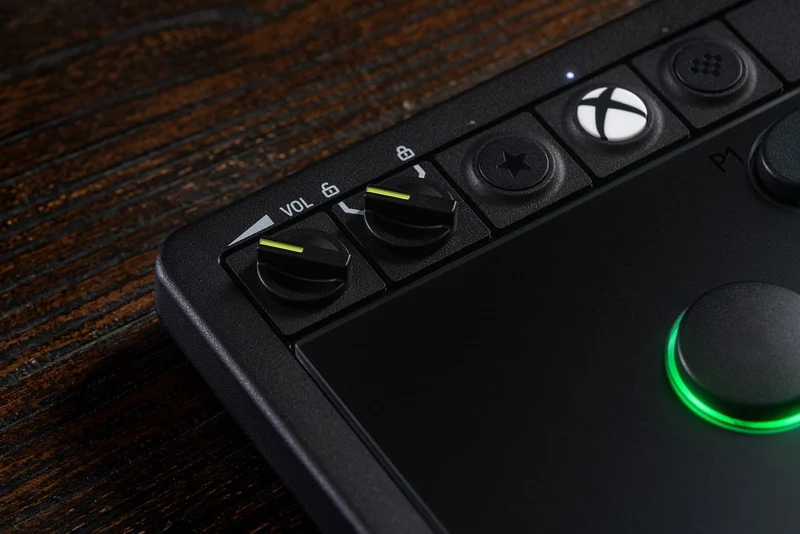 8Bitdo Arcade Controller for Xbox Series X|S, Xbox One & PC