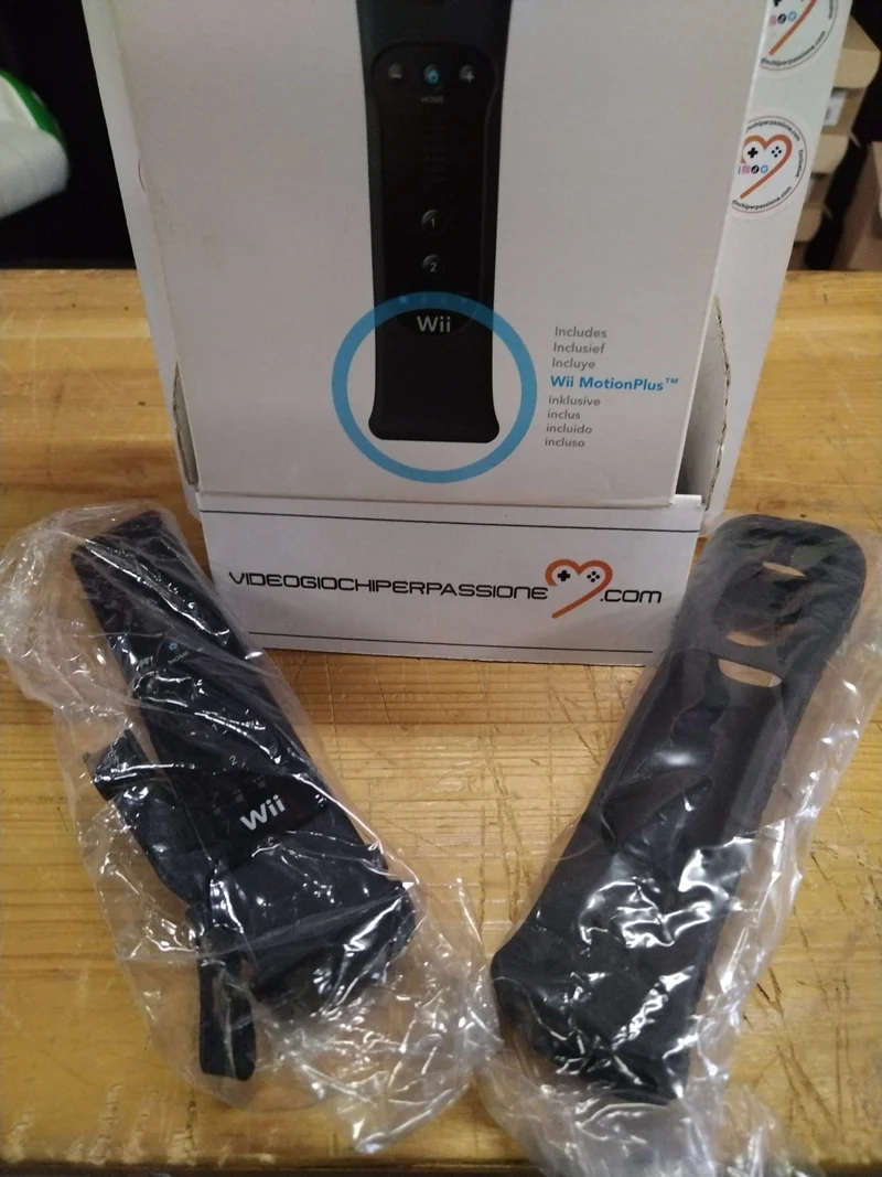 Telecomando Nintendo Wii + Wii MotionPlus (usato garantito)(come nuovo)