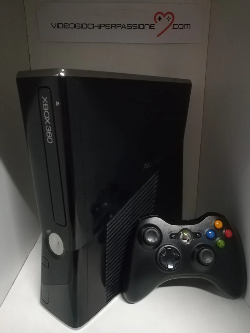 CONSOLE XBOX 360 250 GB NERO LUCIDO (usato garantito)(senza scatola)