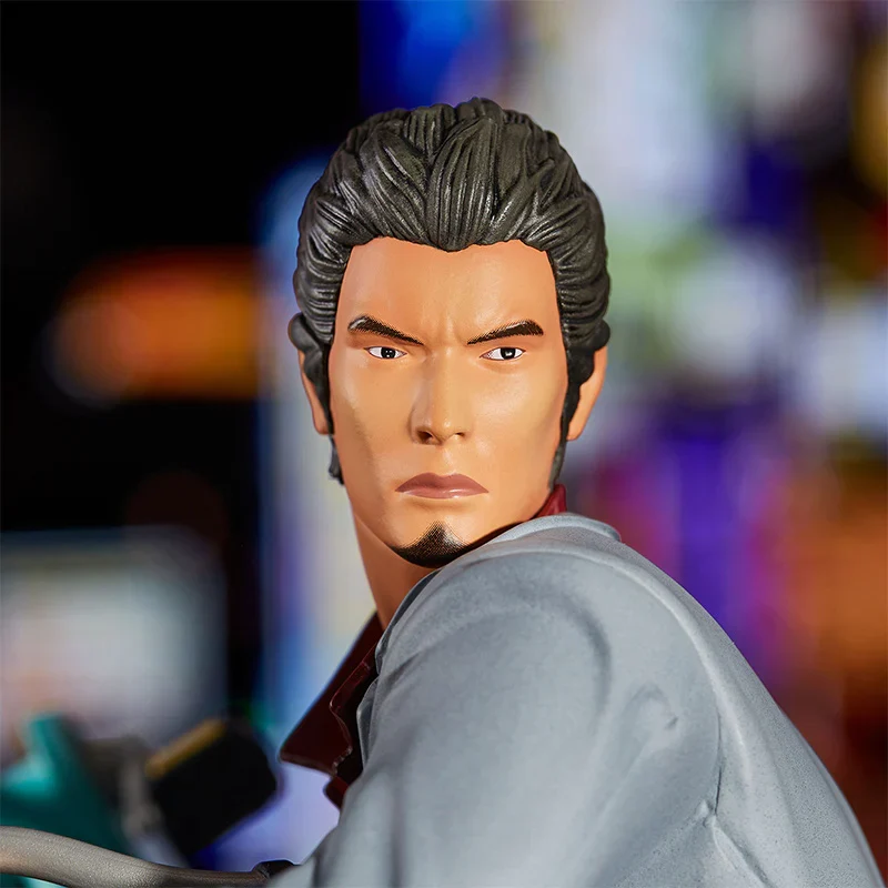 OFFICIAL RYŪ GA GOTOKU YAKUZA KAZUMA KIRYU STATUE -