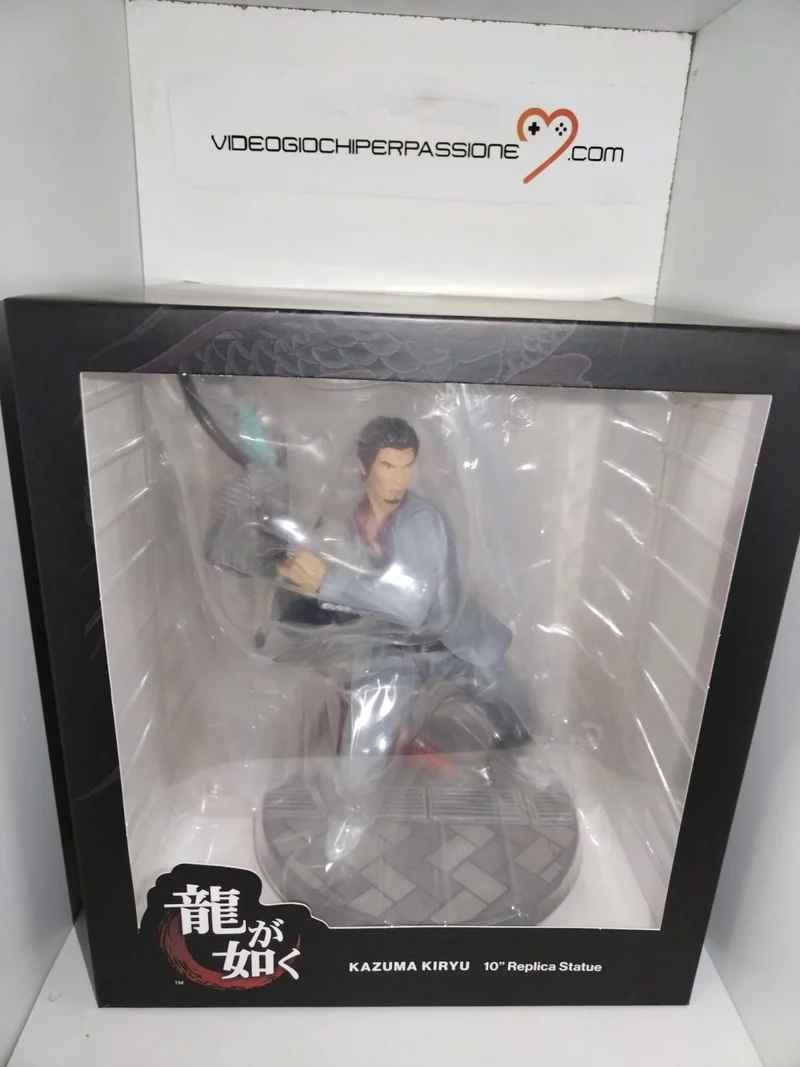 OFFICIAL RYŪ GA GOTOKU YAKUZA KAZUMA KIRYU STATUE -