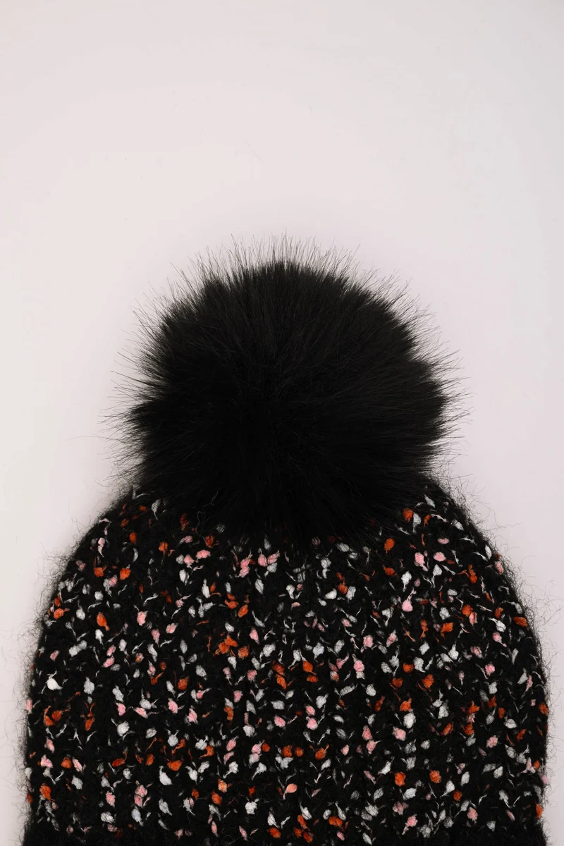 Berretto in maglia con pompon
