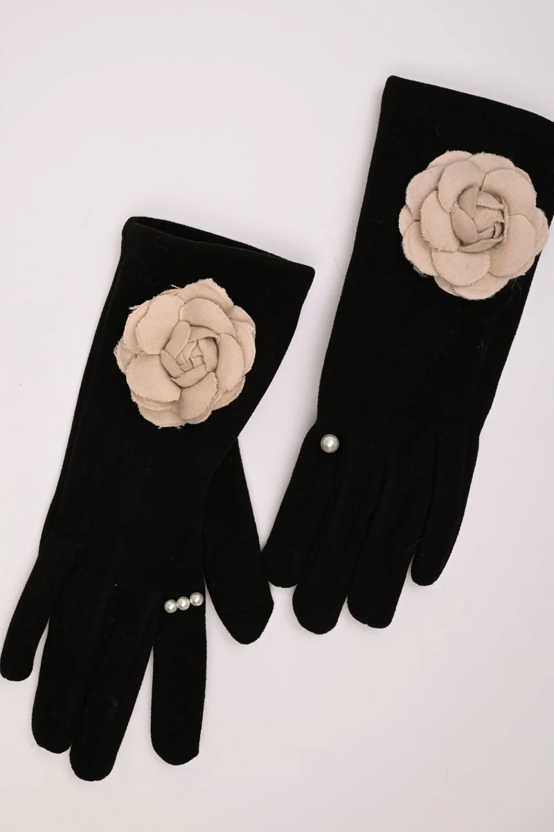 Guanti con rosa 3D