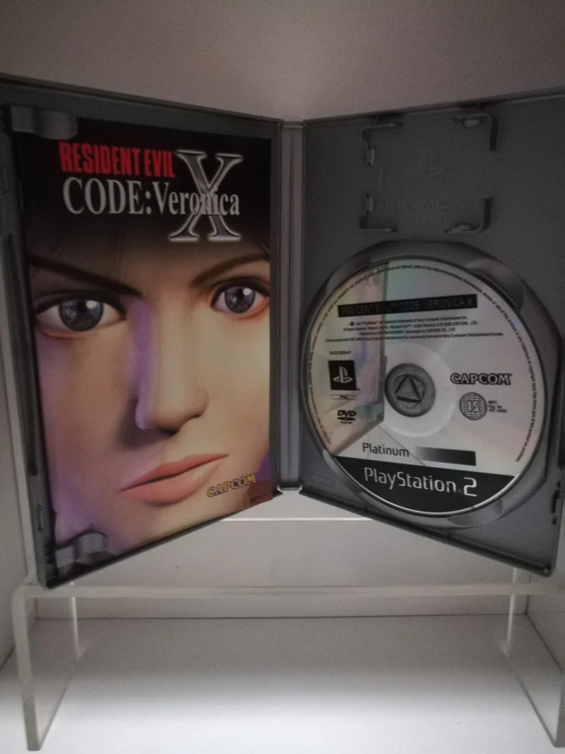 RESIDENT EVIL-CODE VERONICA X- PS2 (usato garantito)(versione italiana)