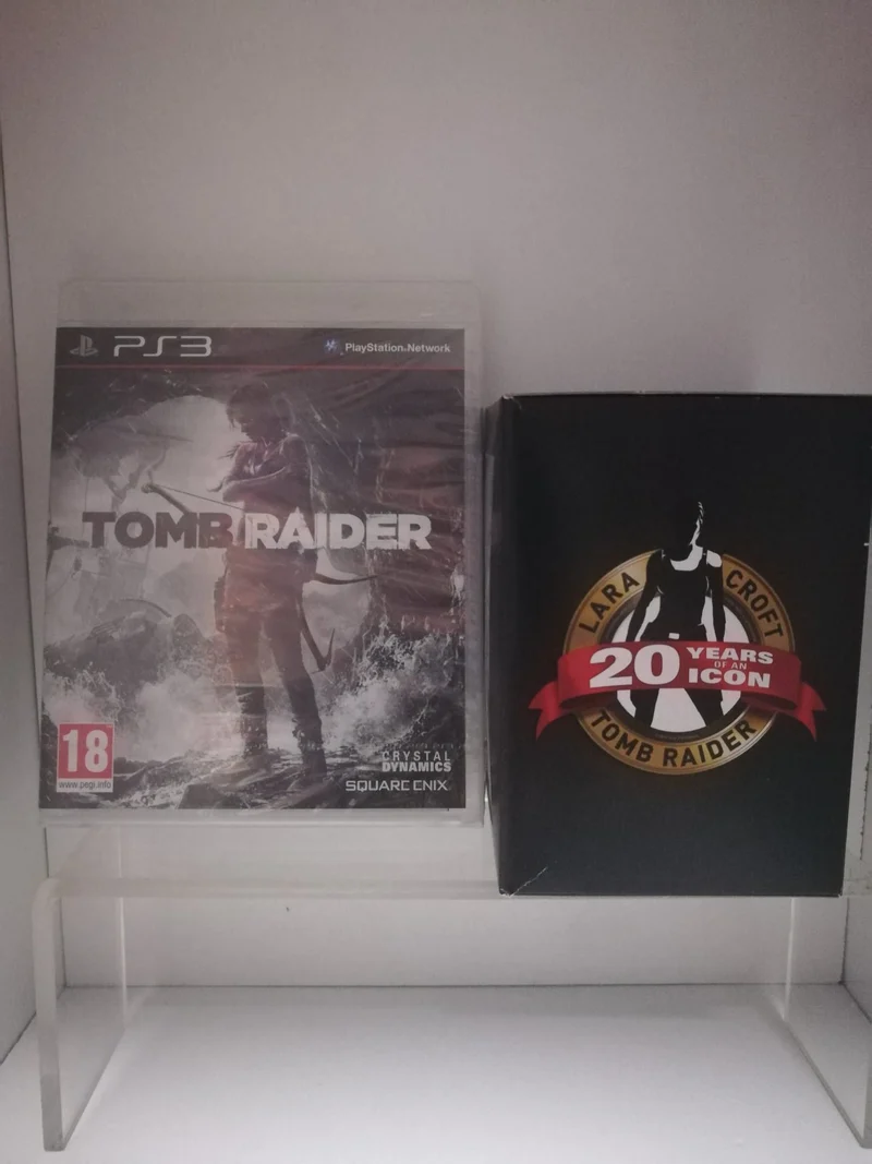TOMB RAIDER PS3 +FIGURE LARA CROFT 20 YEARS