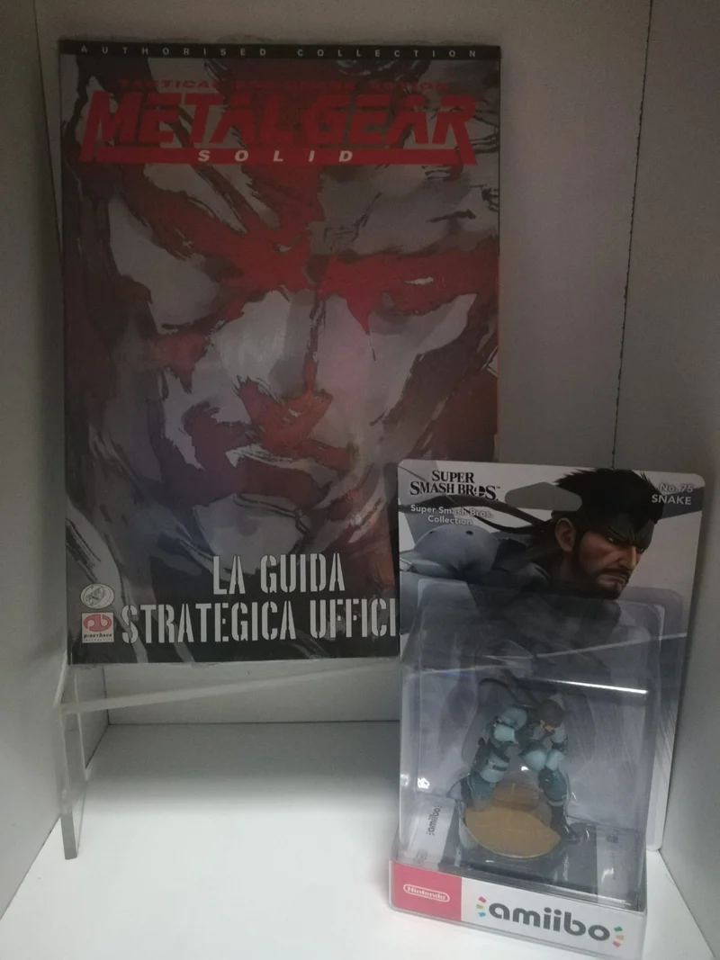 METAL GEAR SOLID-GUIDA STRATEGICA+AMIIBO SNAKE