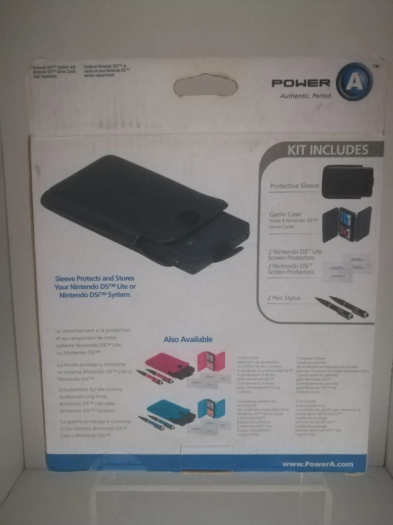 NINTENDO DS I-DS LITE-IL KIT INCLUDE 8 ELEMENTI