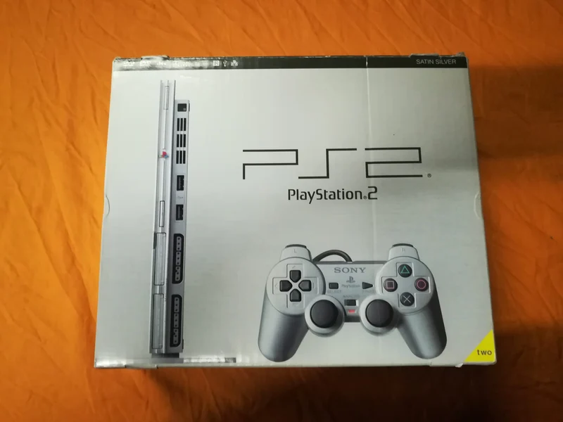 CONSOLE PS2 SATIN SILVER (usato garantito)(completa -come se fosse nuova)