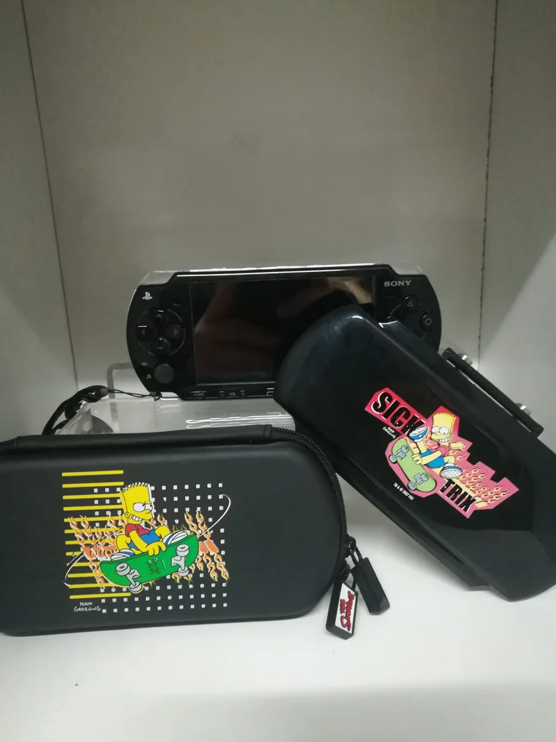 CONSOLE PSP 2004 (usato garantito)(senza scatola)+(memory 1GB)