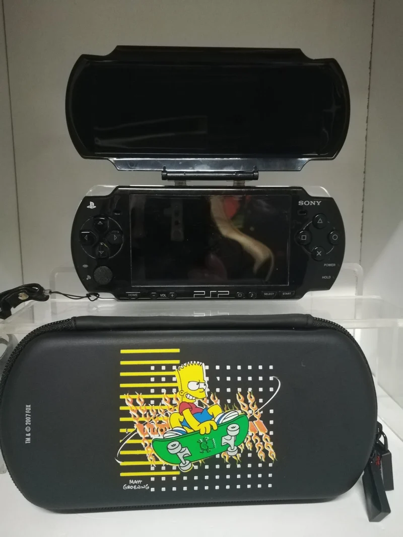 CONSOLE PSP 2004 (usato garantito)(senza scatola)+(memory 1GB)