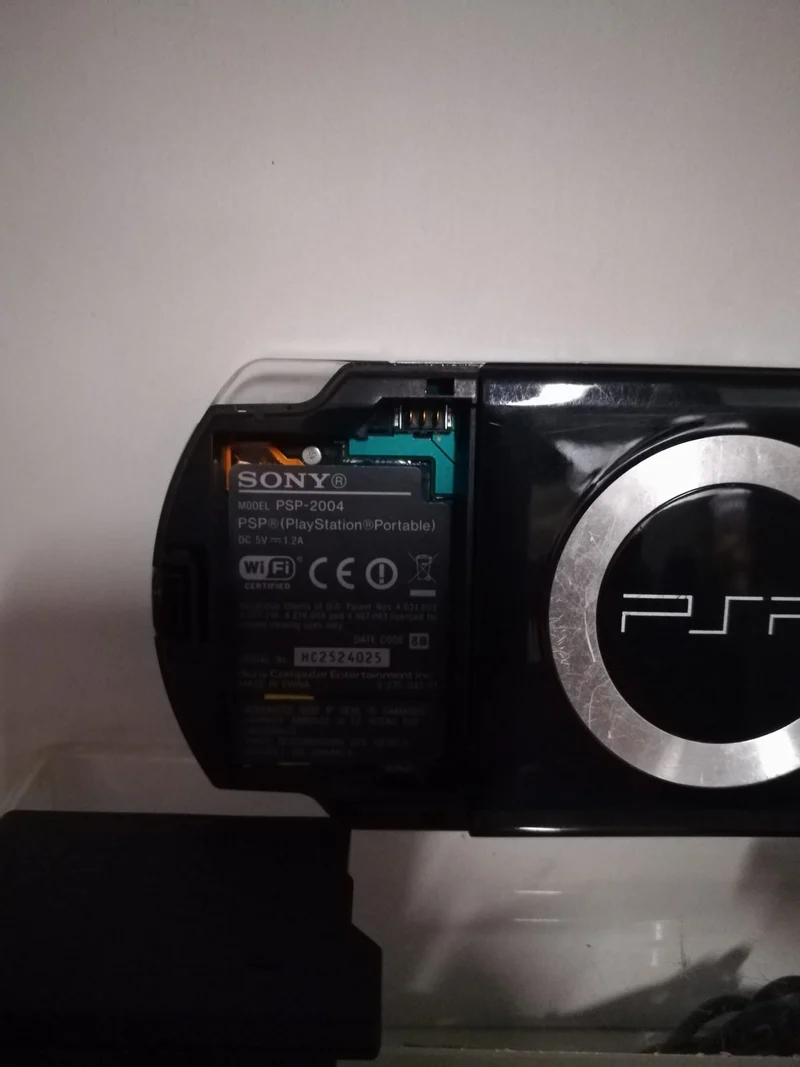 CONSOLE PSP 2004 (usato garantito)(senza scatola)+(memory 1GB)