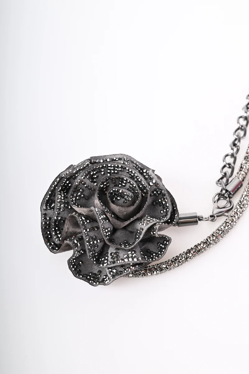 Collana con rosa
