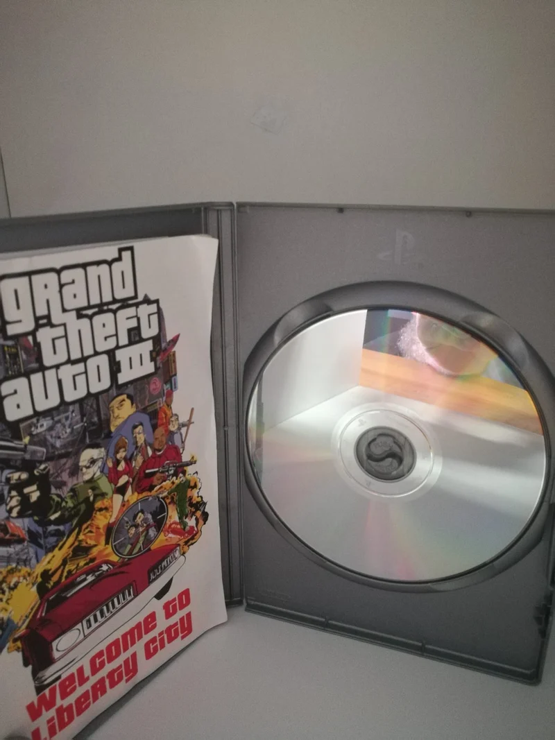GRAND THEFT AUTO III PS2 (senza custodia-rubata in fiera)