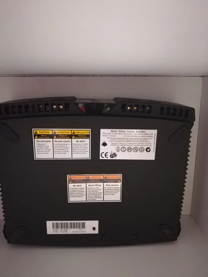 XBOX MICROSOFT CONSOLE (modificata)usato garantito (senza scatola)