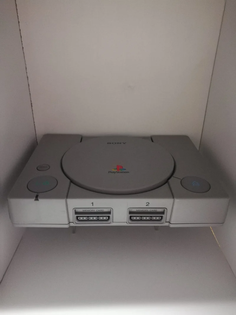 PLAYSTATION 1 PS1 CONSOLE SONY (senza scatola )usato garantito(modificata)