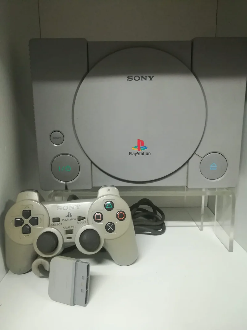 PLAYSTATION 1 PS1 CONSOLE SONY (senza scatola )usato garantito(modificata)