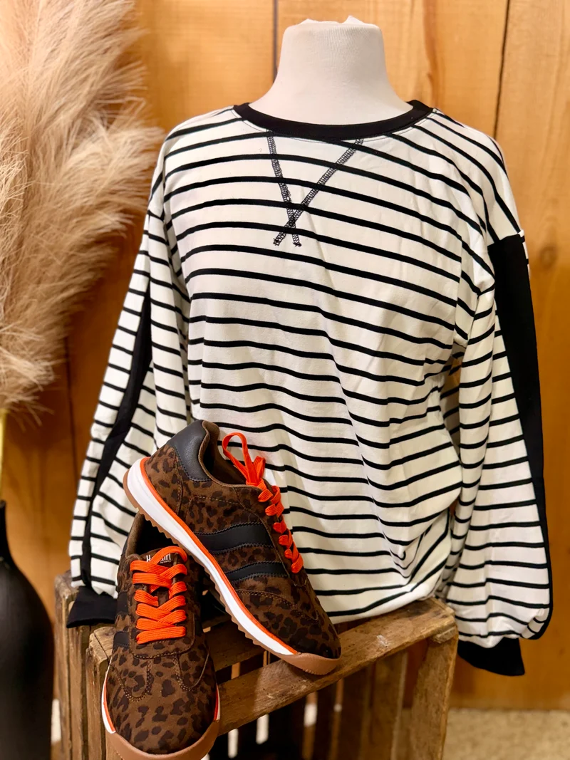 Black / White Stripe Puff Sleeve Top