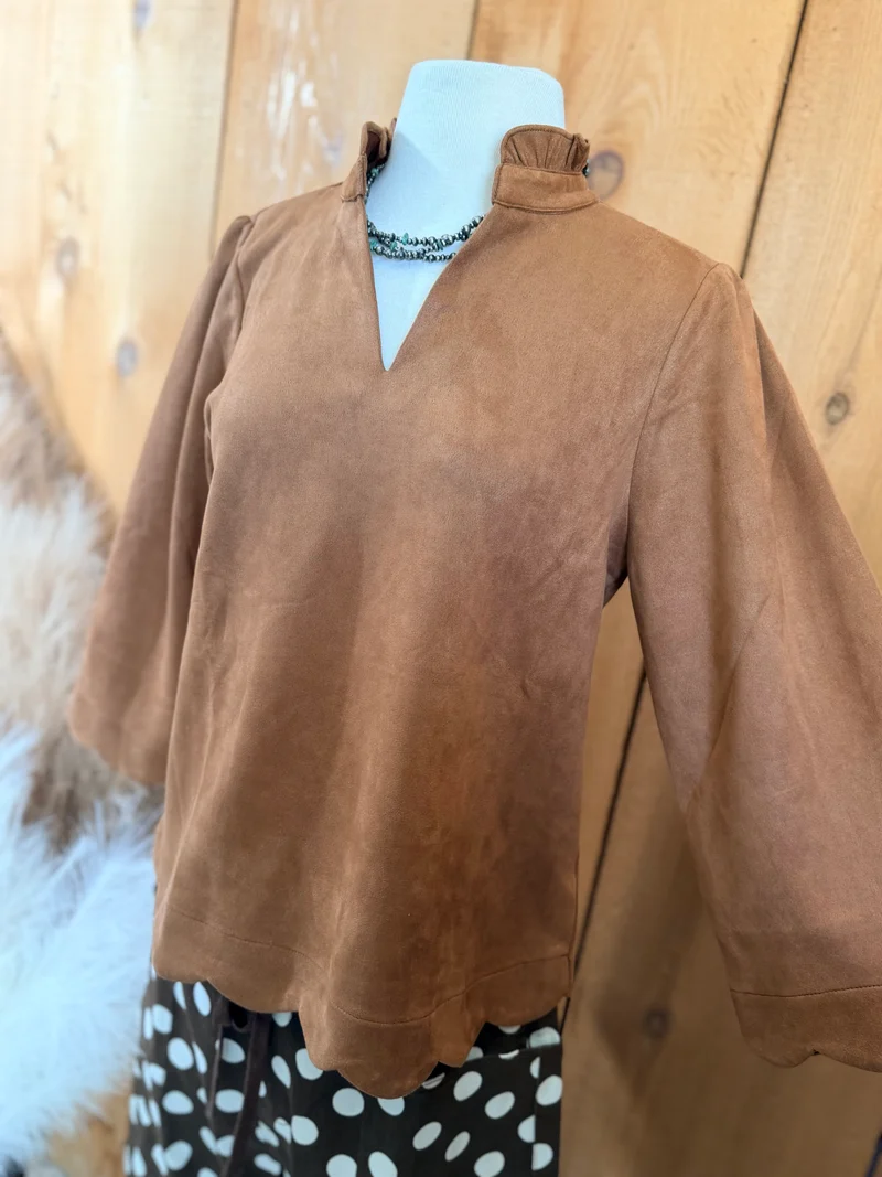 Suede Scalloped Hem Top *brown