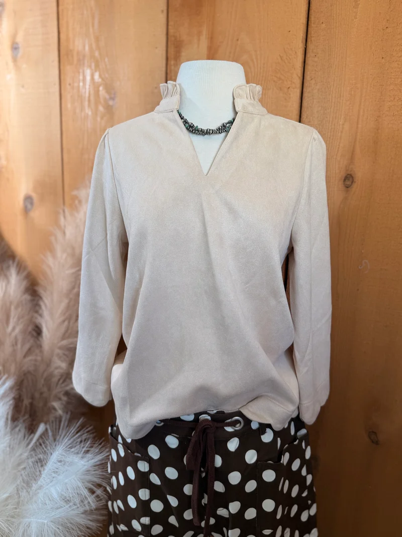 Suede Scalloped Hem Top *cream