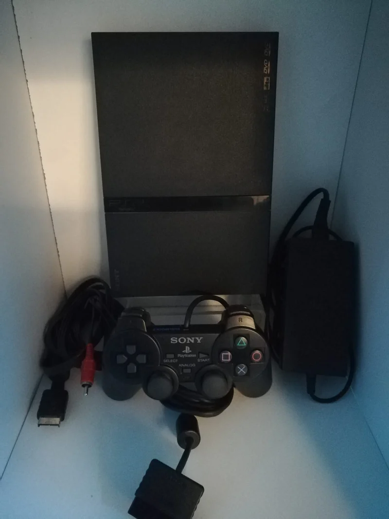 PS2 SLIM PLAYSTATION SONY (usato garantiTO)