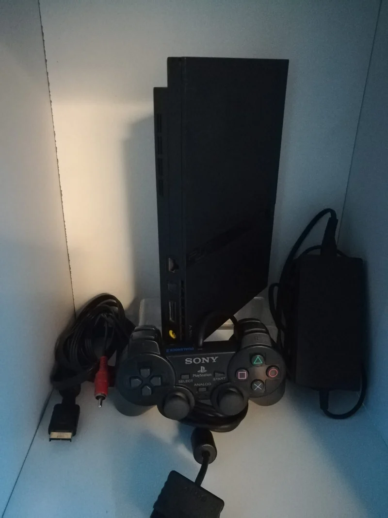 PS2 SLIM PLAYSTATION SONY (usato garantiTO)