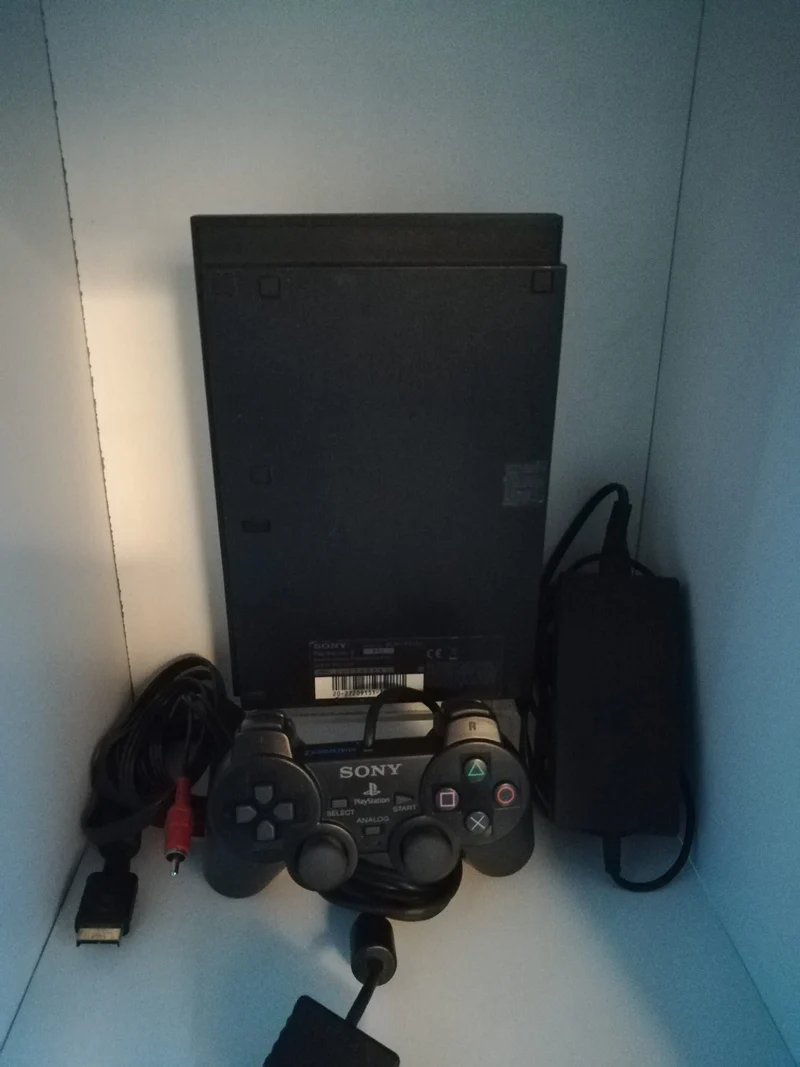PS2 SLIM PLAYSTATION SONY (usato garantiTO)