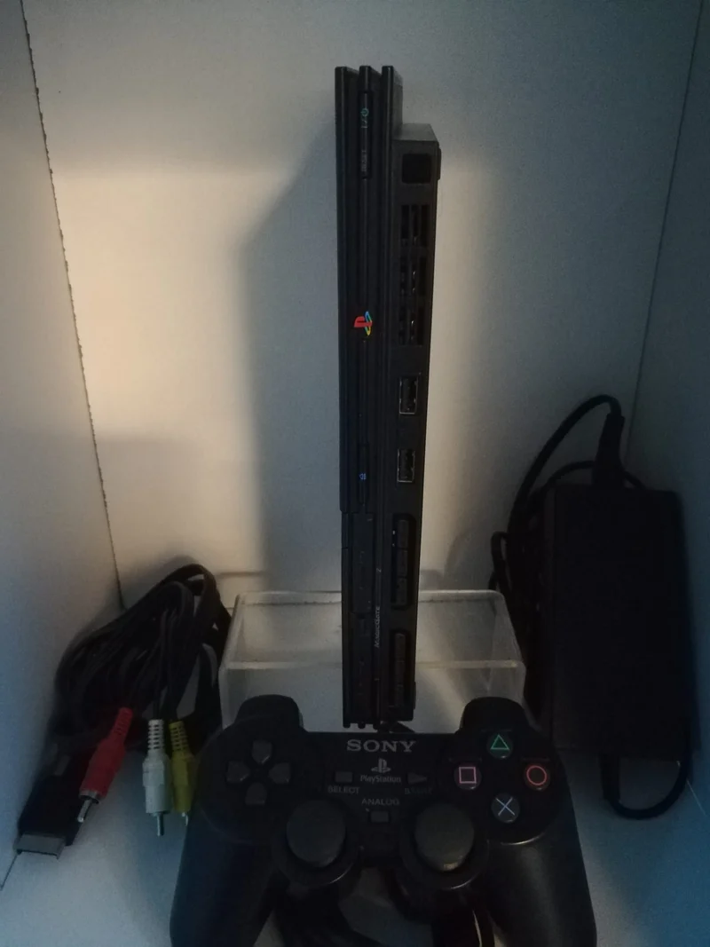 PS2 SLIM PLAYSTATION SONY (usato garantiTO)