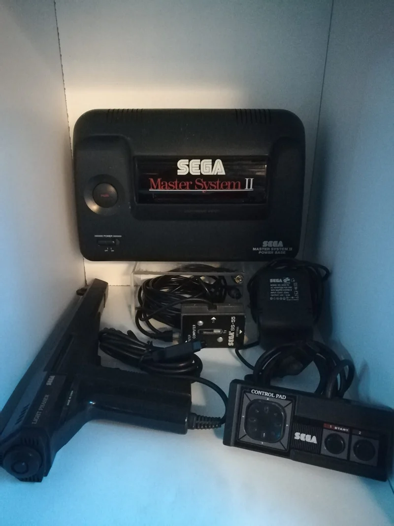 Console MASTER SYSTEM II SEGA (senza scatola)(completo di tutto)