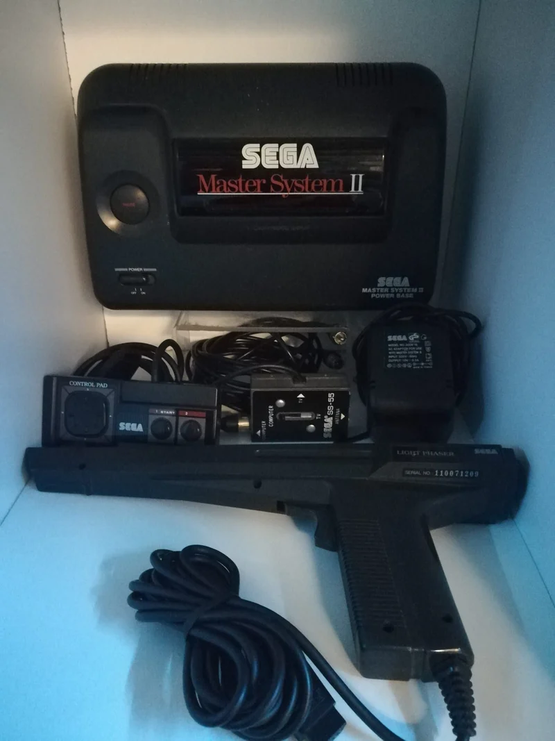 Console MASTER SYSTEM II SEGA (senza scatola)(completo di tutto)