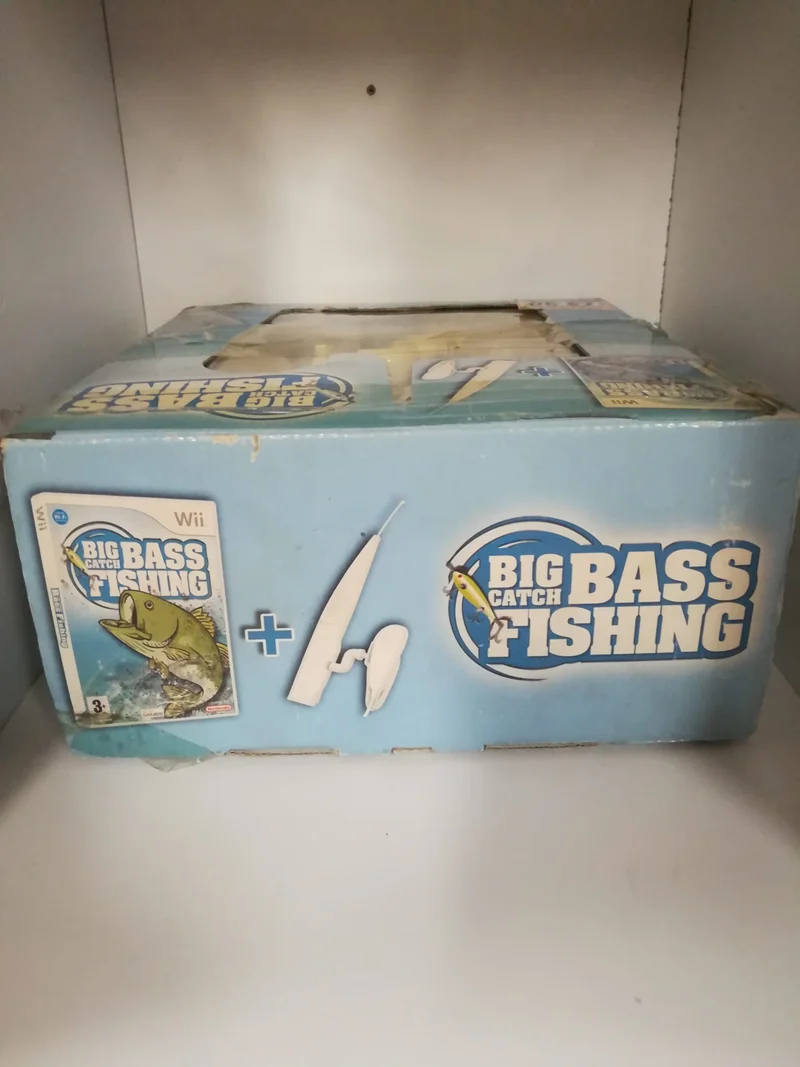 BIG CATCH BASS FISHING NINTENDO WII (versione italiana;inglese)(scatola rovinata dal sole era in vetrina)