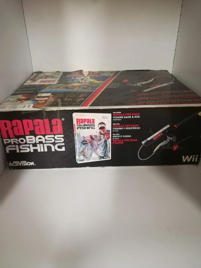 RAPALA PRO BASS FISHING WII (completamente in italiano)(la scatola e un po rovinata dal sole era in vetrina)